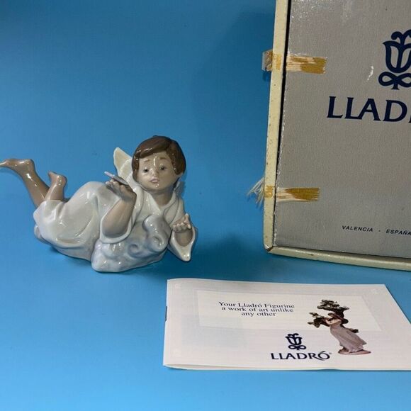 Vintage LLADRO 5725 Making A Wish Angel Holding A Star Feet Crossed 1989 Mint - Picture 1 of 8